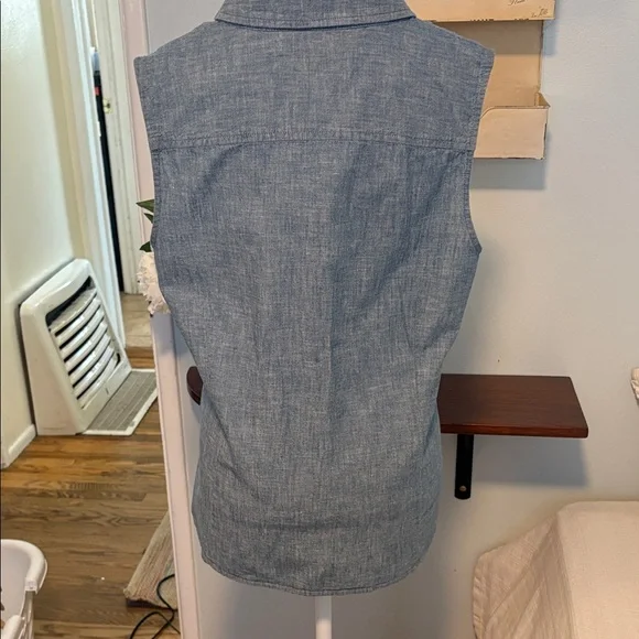 Tommy Hilfiger Chambray Sleeveless Shirt - Picture 3 of 3